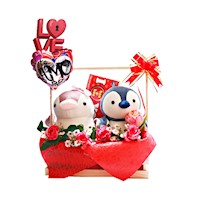 Regalo Canasta San Valentín con Chocolates y Peluche Pingüinos